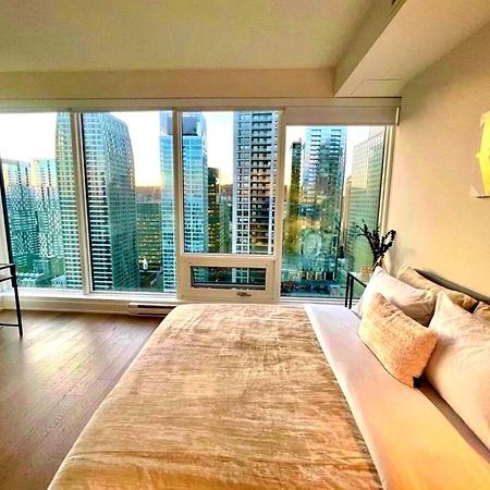 Spectacular Skyline Views - Downtown Montreal - Luxury Condo & Penthouse Exterior photo
