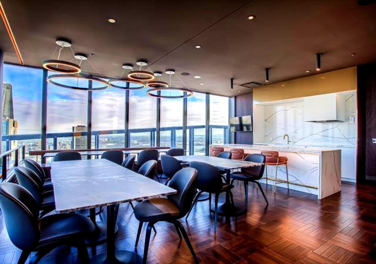 Spectacular Skyline Views - Downtown Montreal - Luxury Condo & Penthouse Exterior photo