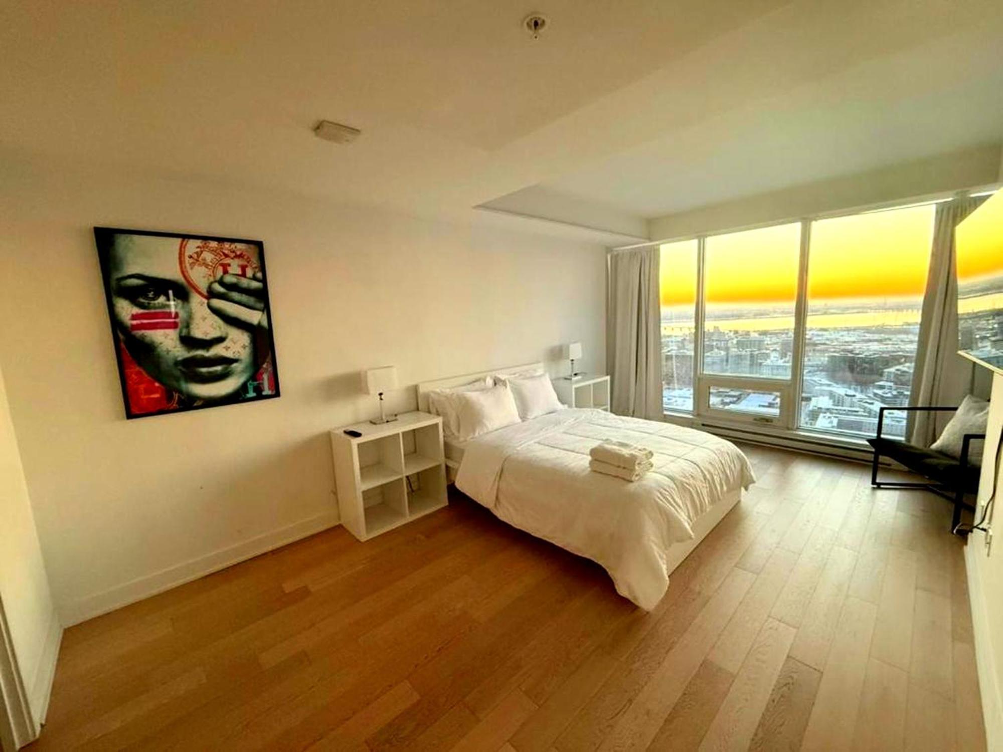 Spectacular Skyline Views - Downtown Montreal - Luxury Condo & Penthouse Exterior photo