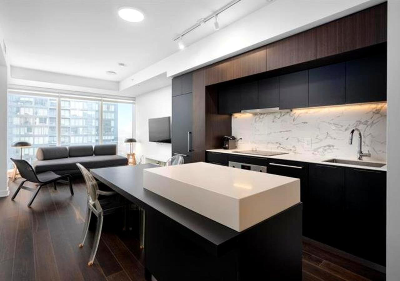Spectacular Skyline Views - Downtown Montreal - Luxury Condo & Penthouse Room photo